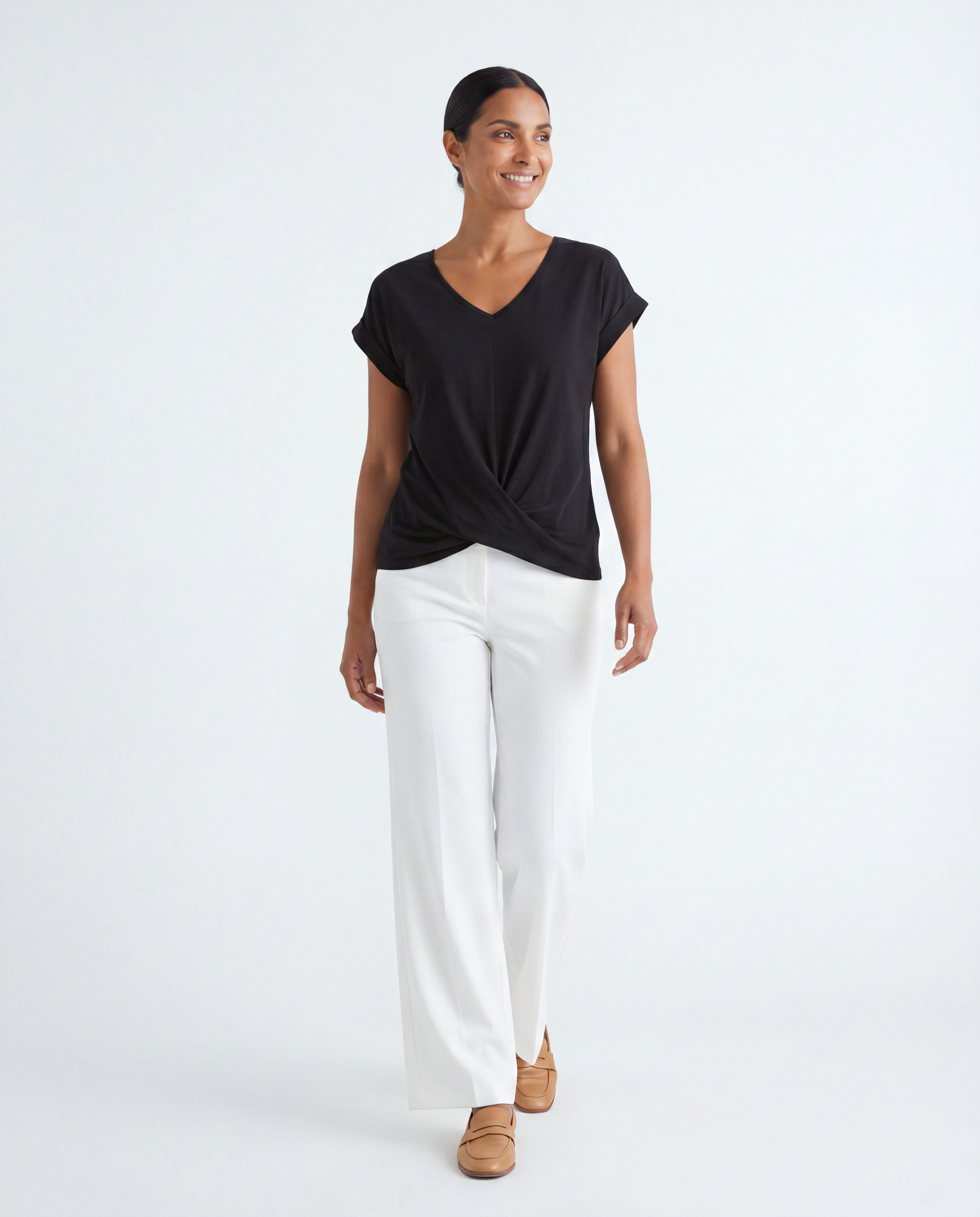 Getailleerd T-shirt met V-hals en Knoopdetail
