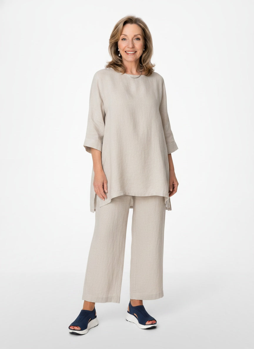 Standing front view of the model wearing Sportieve Instap-sandaal met Gebreide Sok