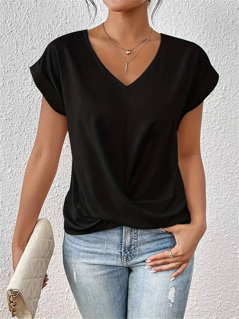 Getailleerd T-shirt met V-hals en Knoopdetail